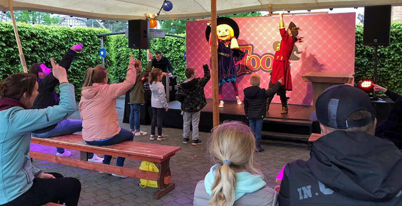 Toverland organisiert eine Diskothek und ein Bingo für die Kunden des Campingplatzes