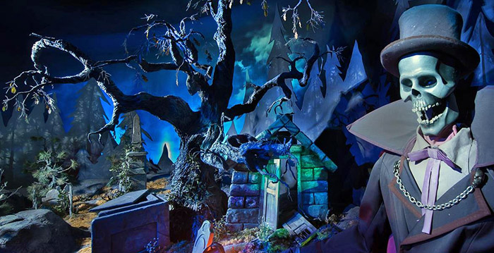 Disneyland Paris gaat spookhuis Phantom Manor renoveren