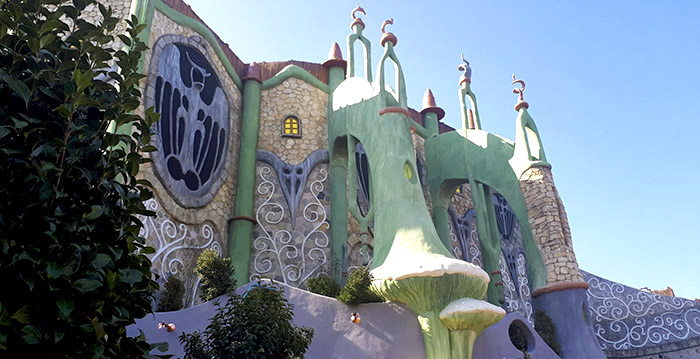 Vreemde muur verschenen bij nieuw themagebied Phantasialand