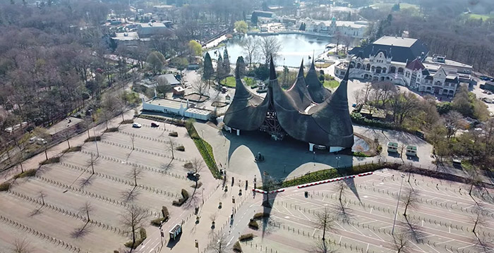 Efteling 'niet blij' met illegale dronebeelden van leeg park
