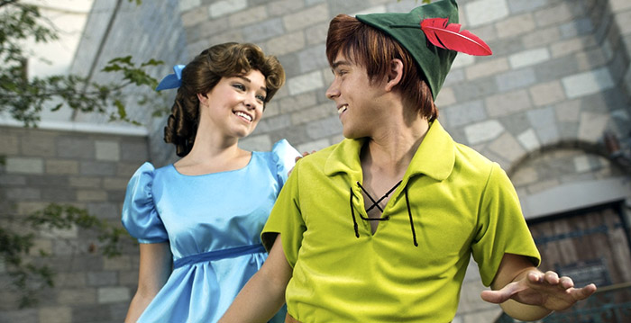 Disneyland Paris waarschuwt voor gevaarlijke Peter Pan-hoedjes