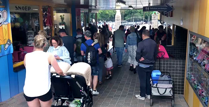 Veiligheidsregio tikt attractieparken op de vingers na schenden coronaregels: 'Dit kan niet'