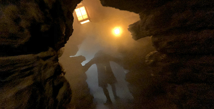 Zombie-piraten teisteren donkere grottenstelsels in Disneyland Paris
