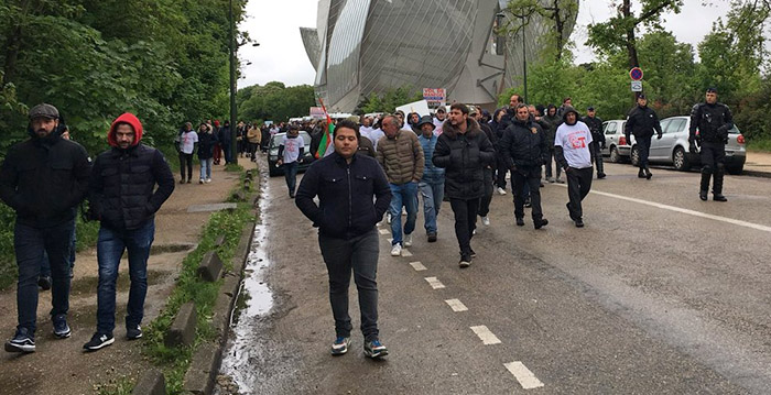 Kermisexploitanten protesteren tegen pretpark in Parijs