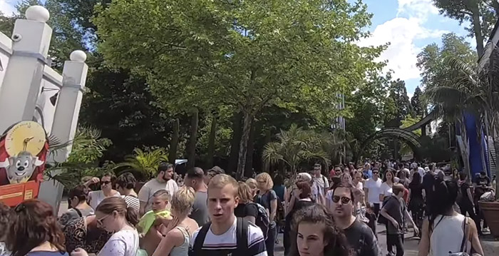 Gigantische drukte in Europa-Park: 'Stel bezoek uit'