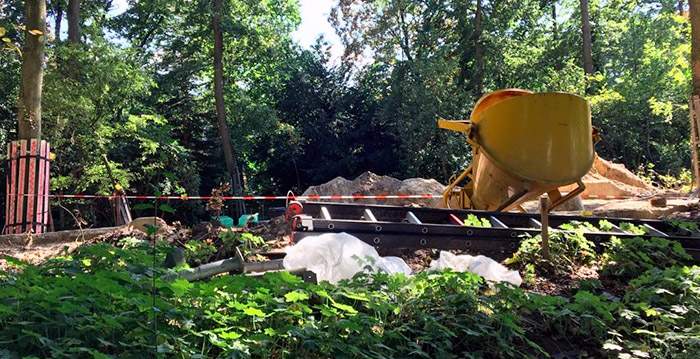 Eerste werkzaamheden bij Roodkapje in Sprookjesbos Efteling