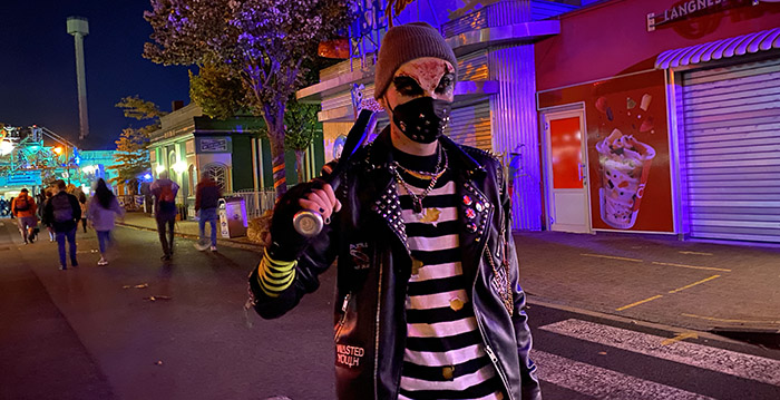 Movie Park Germany trapt halloweenseizoen af: alle acteurs met mondkapjes