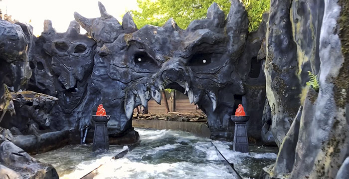 Movie Park Germany presenteert vernieuwde wildwaterbaan Excalibur