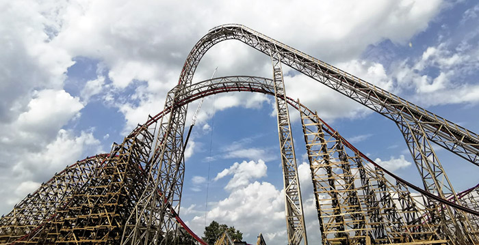 Sensationele hybrid coaster is bijna af: 61 meter hoog, 115 kilometer per uur