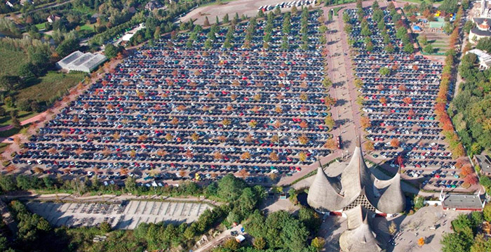 Efteling heeft plannen voor duurdere vip-parking bij de ingang