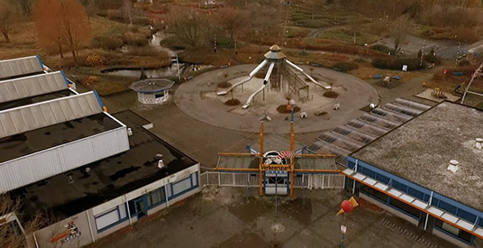 Drone filmt spookpretpark: Verkeerspark Assen anno 2015