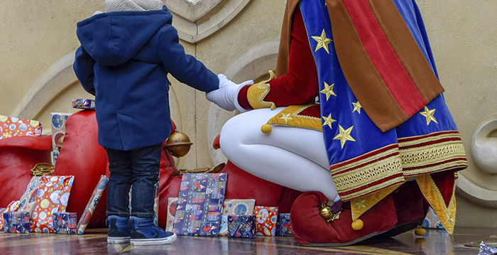 Verrassing: Efteling-mascotte Pardoes speelt voor Sinterklaas