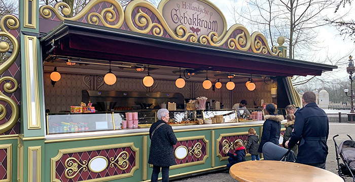 Dit is de nieuwe gebakkraam van de Efteling