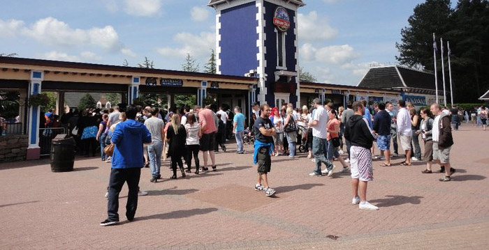 Unieke kans: jouw naam op een tegel in een pretpark