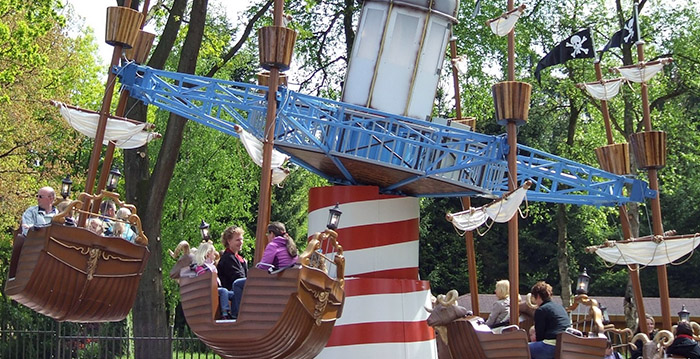 Ongelukje in Drents pretpark: gondels botsen op elkaar