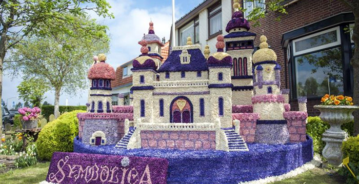 Efteling-attractie Symbolica nagebouwd als bloemenkunstwerk