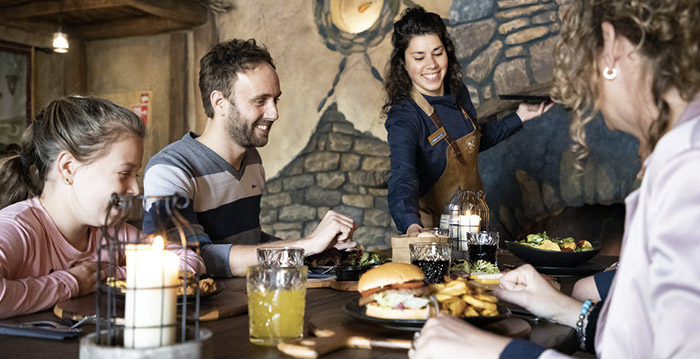 Nieuwe menukaart in themarestaurant Toverland