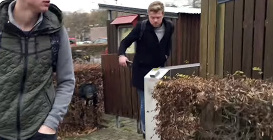 Youtubers flikken het weer: gratis naar binnen bij de Efteling