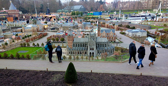 Madurodam stuurt bezoekers naar huis vanwege storm: 'Lijkt ons het verstandigst'