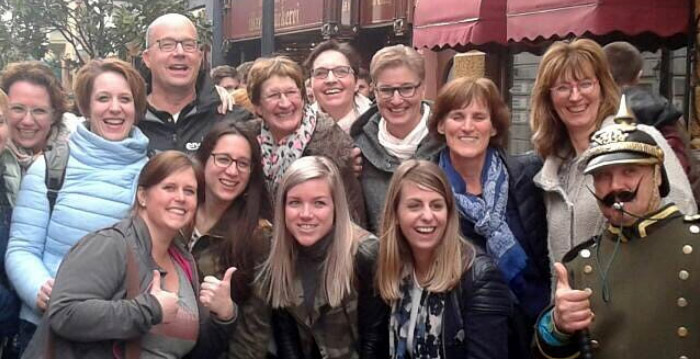 Rijke man sterk badge Honderden medewerkers Efteling nemen kijkje in Phantasialand - Looopings.nl