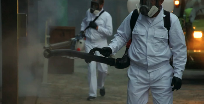 Hilarische video van schoonmaakploeg in Pools attractiepark: 'Who you gonna call?'