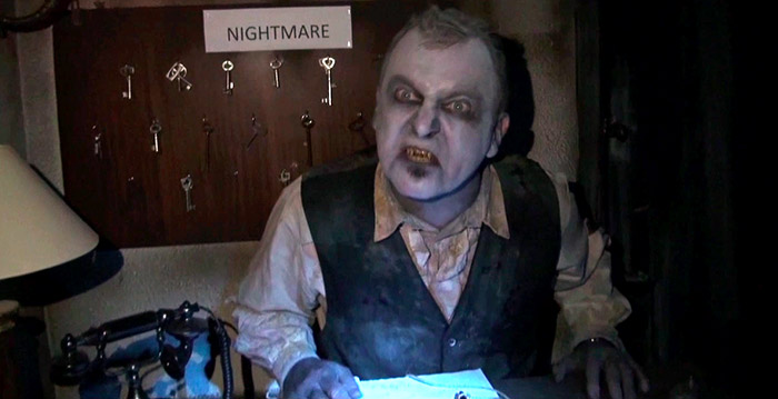 Wie durft in te checken? Binnenkijken in Nightmare Motel van Bobbejaanland