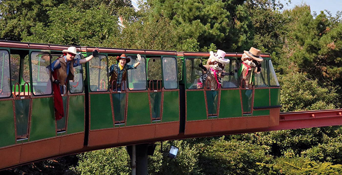 Coronatijd: Attractiepark Slagharen zet Monorail in als parade