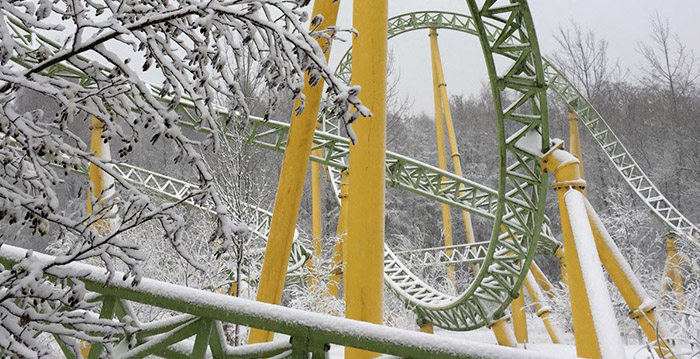 17 bijzondere foto's van Toverland in de sneeuw