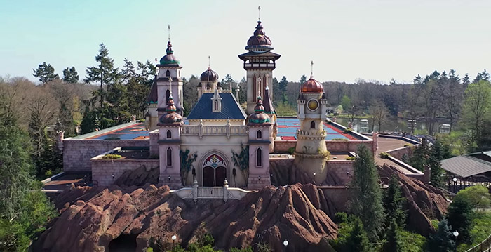 Politie betrapt dronevlieger (44) bij de Efteling: 'Niet toegestaan en niet verantwoord'