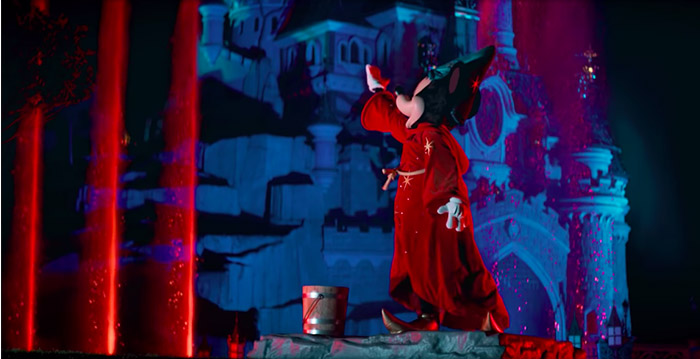 Disneyland Paris brengt eerbetoon aan Mickey Mouse in speciale video