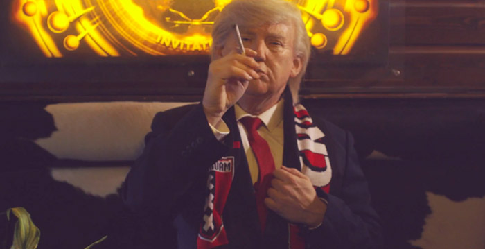 Madame Tussauds Amsterdam laat Donald Trump wiet roken en haring happen