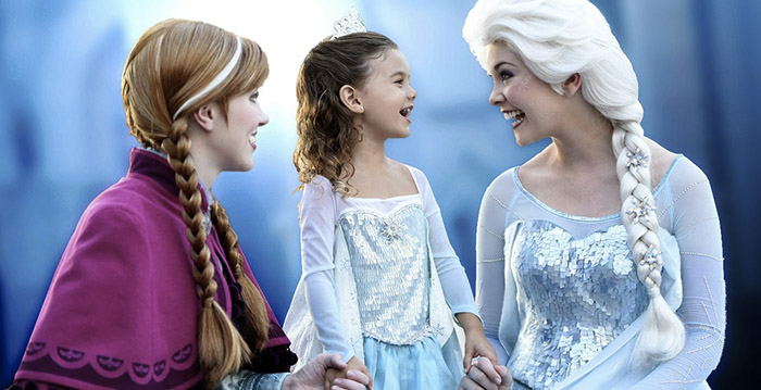 Disneyland Paris opent nieuwe Frozen-attractie tijdens kerstseizoen