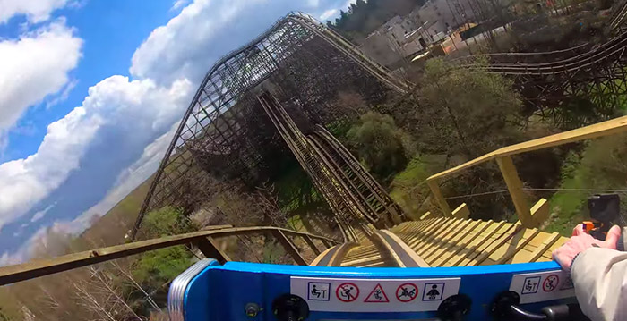Renovatie voor houten achtbaan Parc Astérix