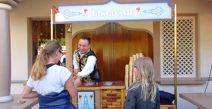 'IJsco Ali' steelt de show op zomeravonden Efteling