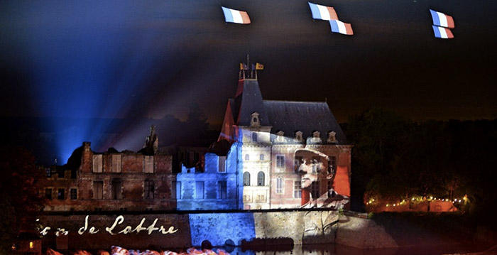 Frans themapark steunt heropbouw Notre-Dame met benefietvoorstelling