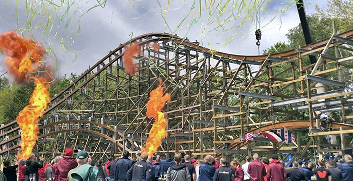 Feest in Walibi Holland: baan van Untamed is compleet