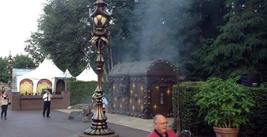 'Geld gaat in rook op': brand bij pinautomaat Efteling