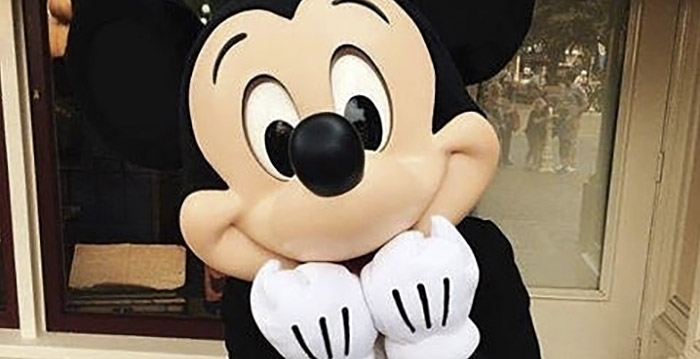 Disneyland Paris viert verjaardag Mickey Mouse op verkeerde dag: fans boos