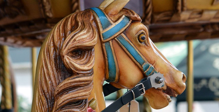 Pracht en praal: 151 jaar oude Efteling-draaimolen blinkt weer als vanouds