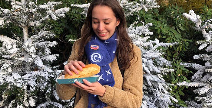 Nieuw in de Winter Efteling: gratis lichtgevende sjaal bij Broodje Unox