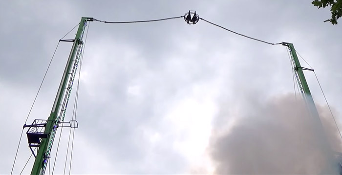 Nachtmerrie: elastiek van katapult-attractie schiet los op kermis Hengelo