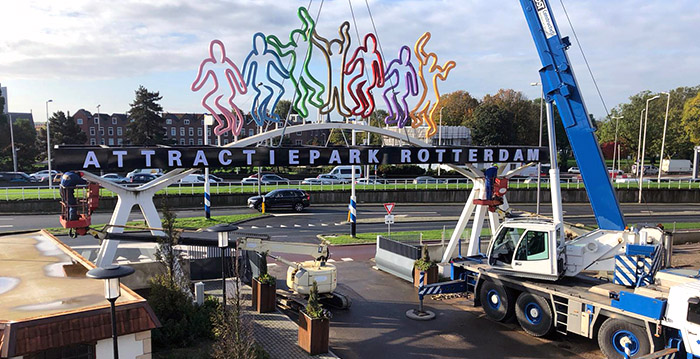 Attractiepark Rotterdam plaatst opvallende entreepoort