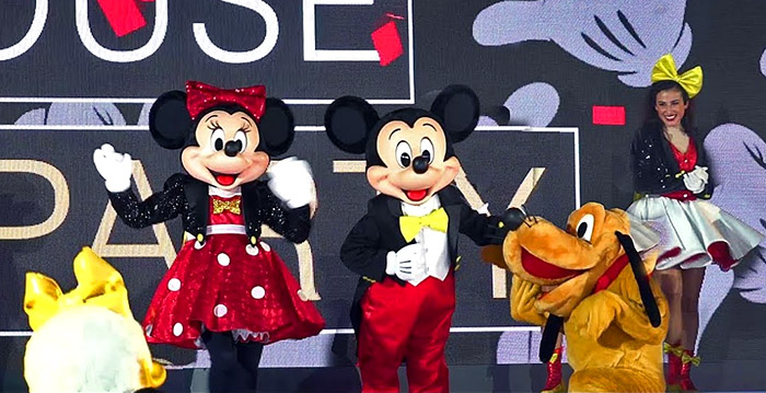 Disneyland Paris brengt Mickey Mouse-feestnummer uit