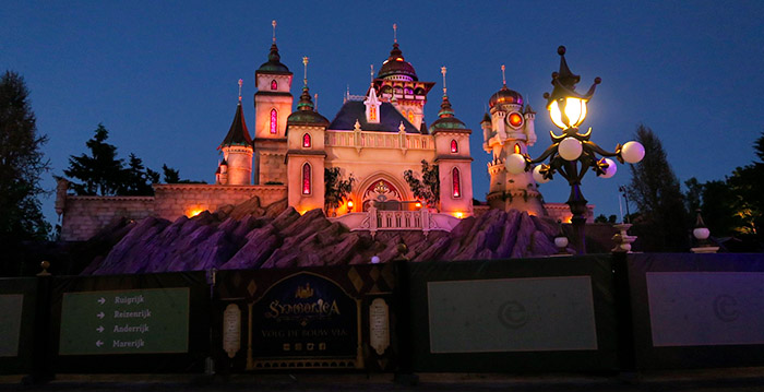Efteling-bezoekers zien Symbolica voor het eerst in het donker