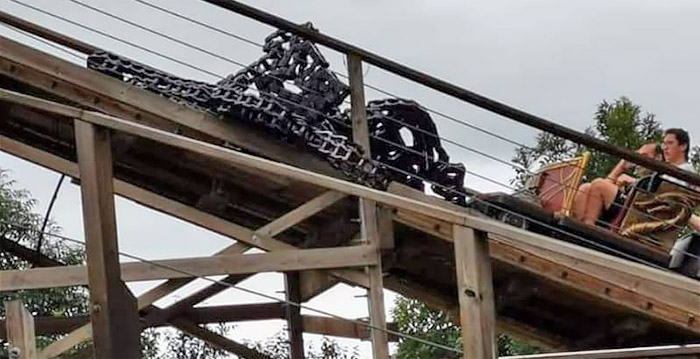 Bizar: ketting van houten achtbaan Europa-Park breekt tijdens ritje