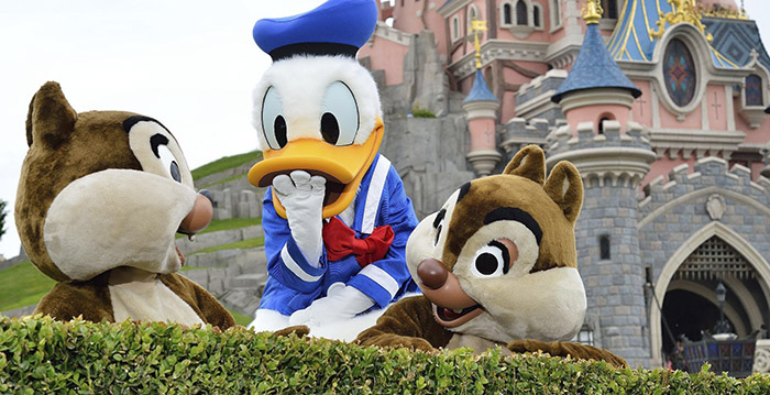 Gehandicapten krijgen megaboete na oplichten Disneyland Paris