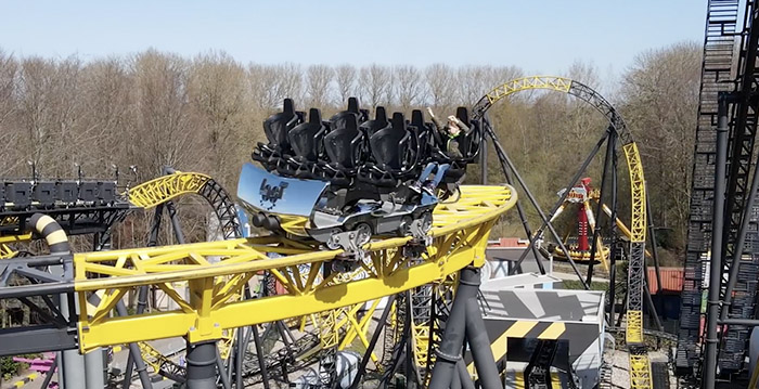 Video: Walibi Holland wijst Luuk (11) aan als achtbaantester