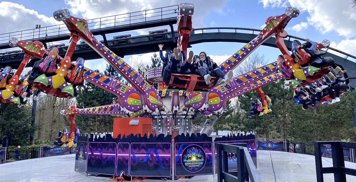 Foto's: drie kermisattracties in grootste attractiepark van Engeland