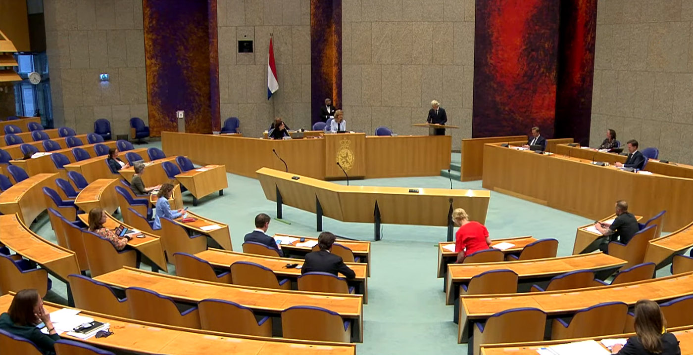 Geert Wilders discussieert over Efteling-attracties in coronadebat: 'U spreekt met een specialist'