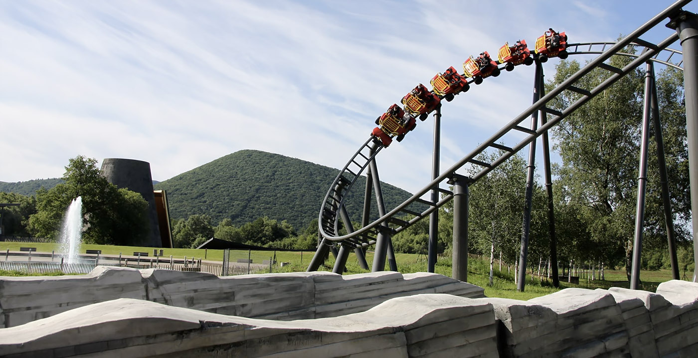Frans pretpark opent nieuwe achtbaan met valeffect en twee lanceringen